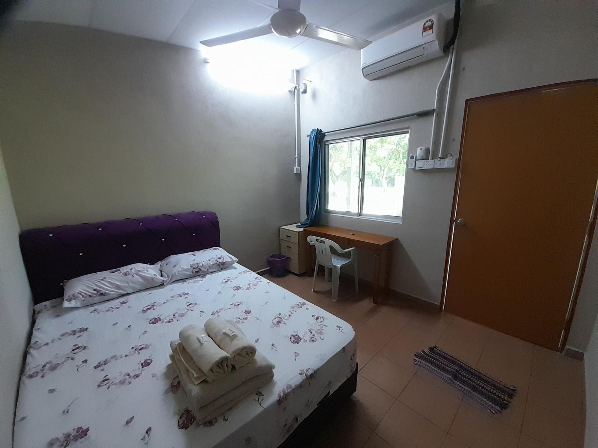 Tony'S Guesthouse At Teluk Bahang Batu Ferringhi Esterno foto